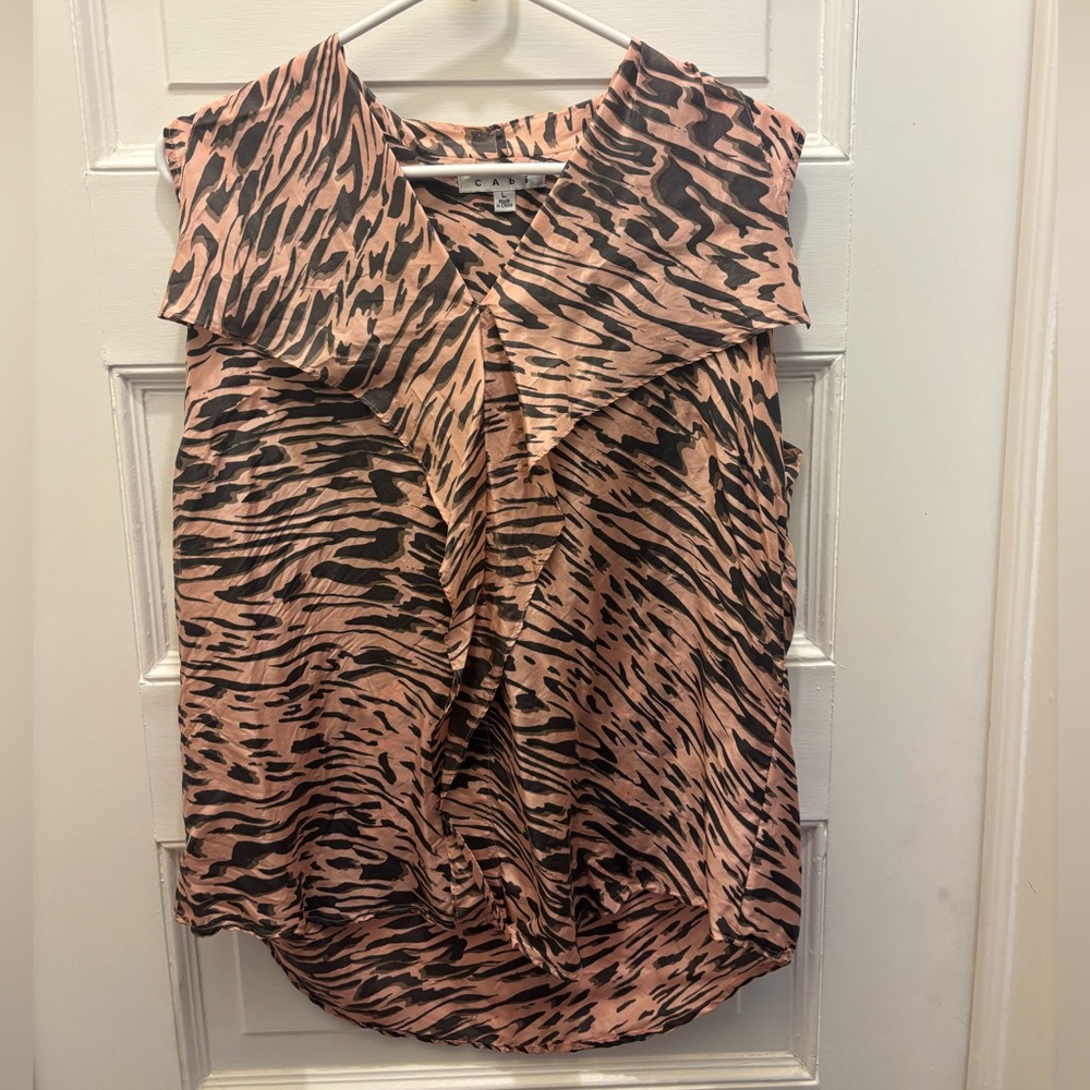 Cabi 100% Silk Ruffle Animal Print Sleeveless Lightweight Blouse Top Size large